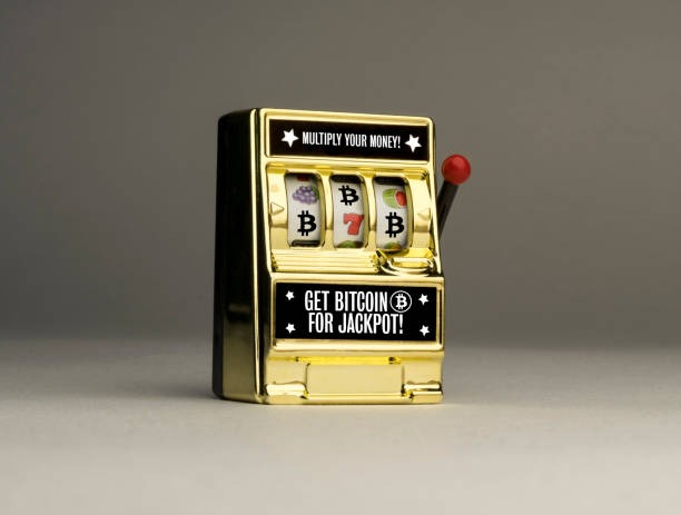 Result announcement on French Roulette table